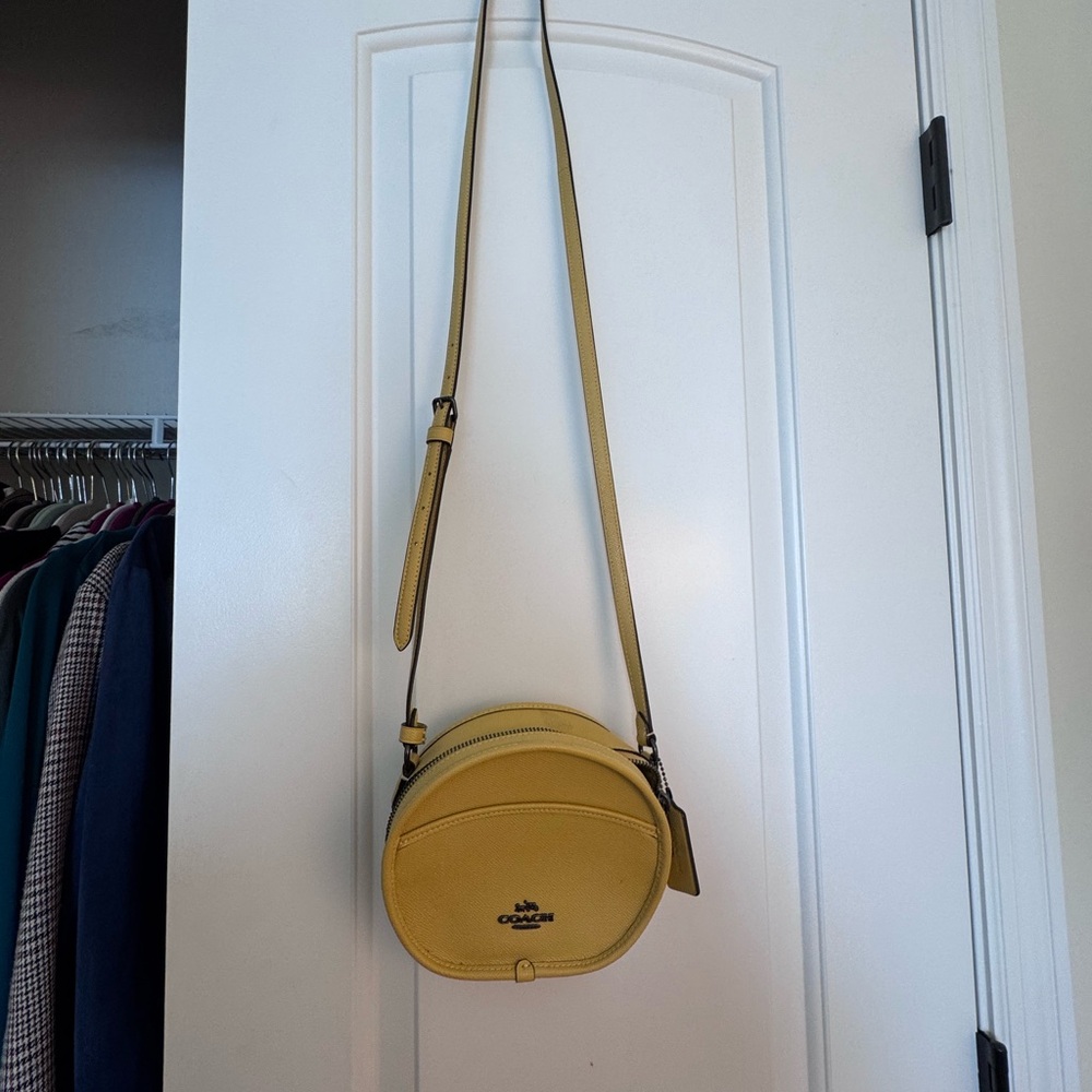 Coach Canteen Bag Yellow Round Pebble Leather Crossbody Bag